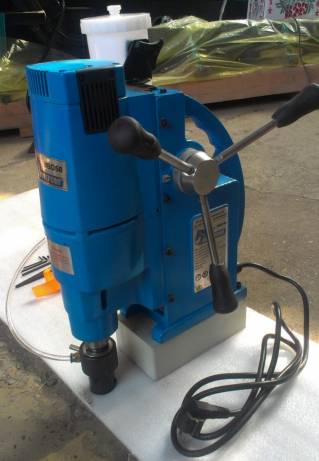 Станок сверлильный на магнитном основании MBD30 (220V)