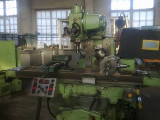Продам широкоуниверсальный фрезерный станок 6Т83Ш. 